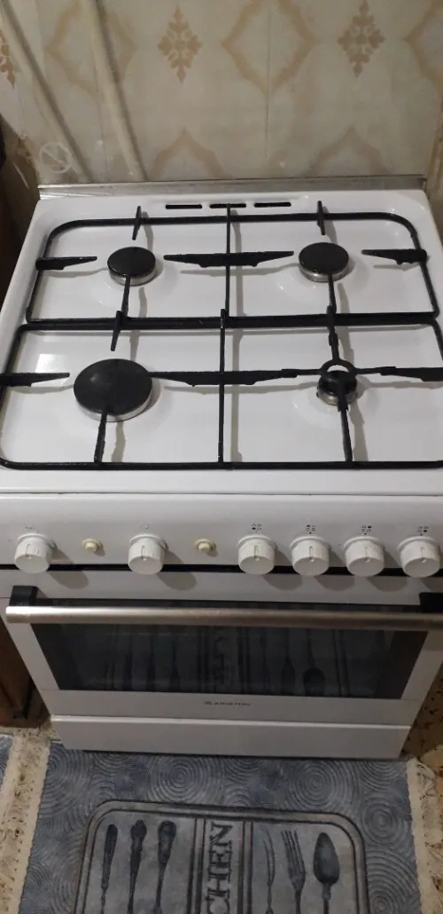 بيع cuisinier علامة ariston 