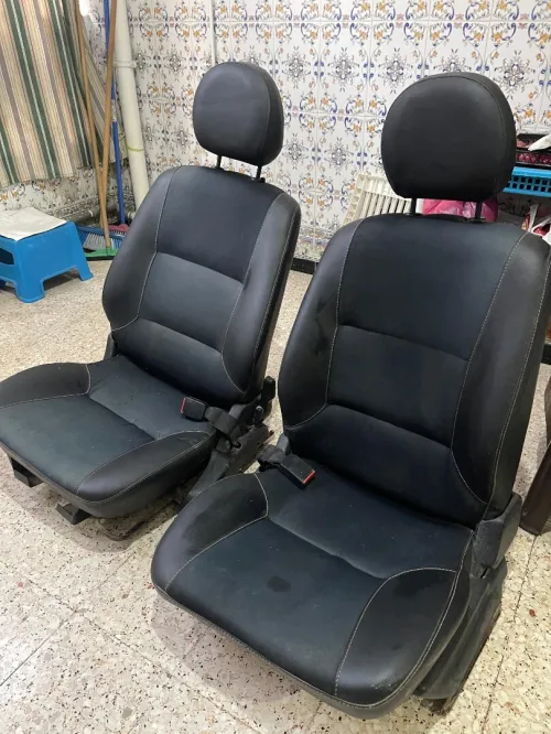 Deux sièges Peugeot 106
