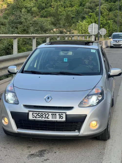 Renault Clio 3 2011 Night and Day