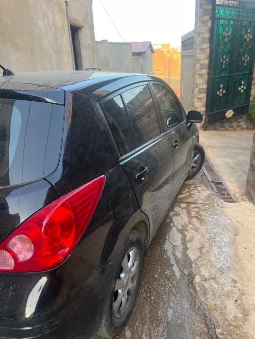 Nissan Tiida 5 portes 2011 Tiida 5 portes