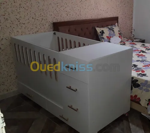 سرير أطفال 