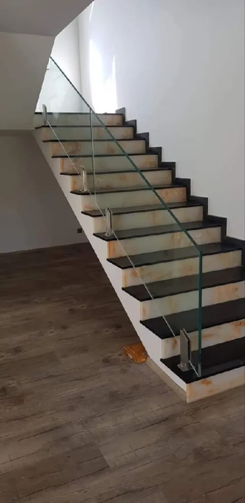 Leban glass