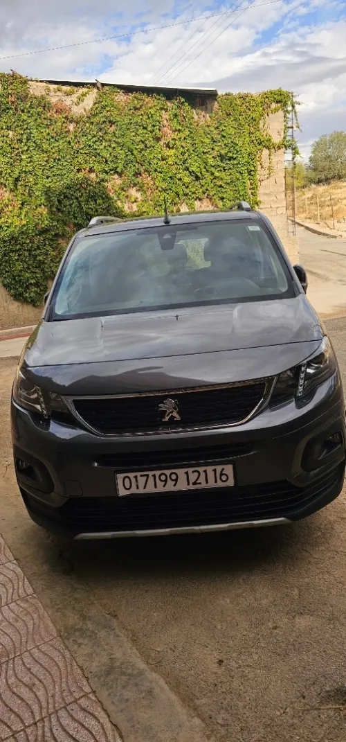 Peugeot Partner 2021 Rifter full option
