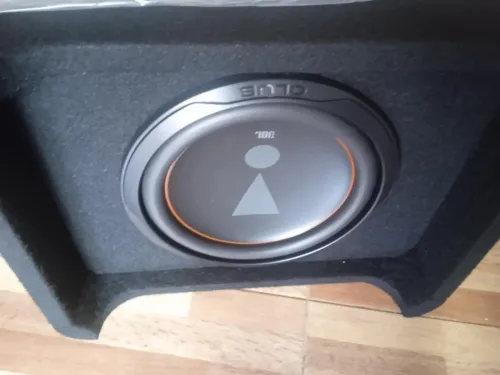jbl baffle :  (subwoofer) de la marque JBL
