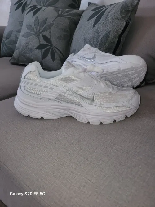 Vêtements et baskets Nike original 