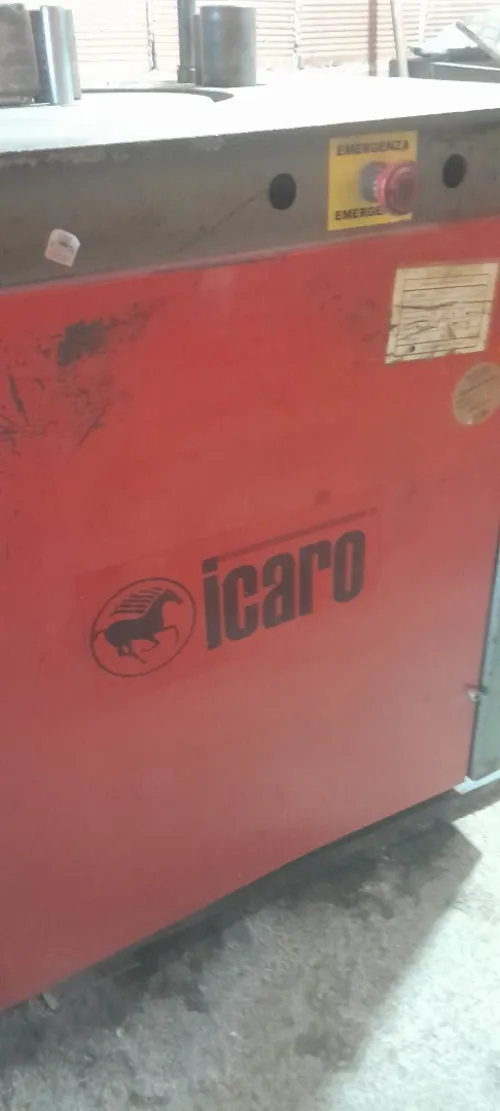 Machine coudeuse fre  est coupé très bon état italienne