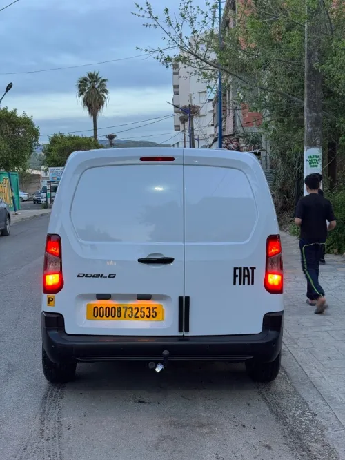 Fiat Doblo 2025 3 places