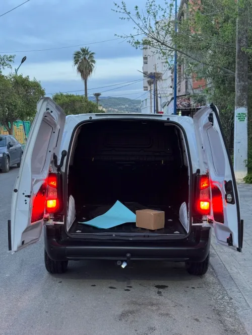 Fiat Doblo 2025 3 places