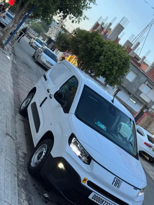 Fiat Doblo 2025 3 places
