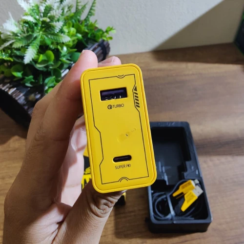 Chargeur GFUZ GaN 120W | USB + Type-C | Câble 4 en 1 Inclus | Charge Rapide