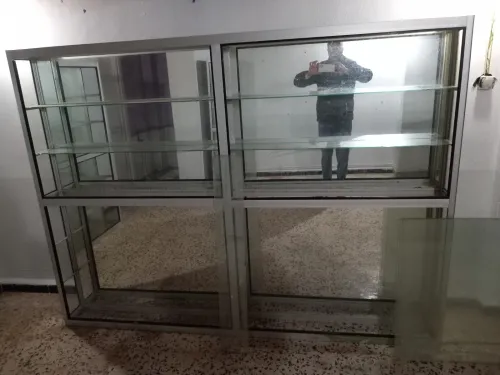 Vitrine en aluminium 2m sur 1m5