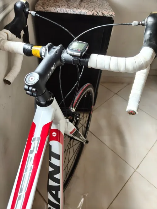 Vélo de route giant neuf taille ML 56