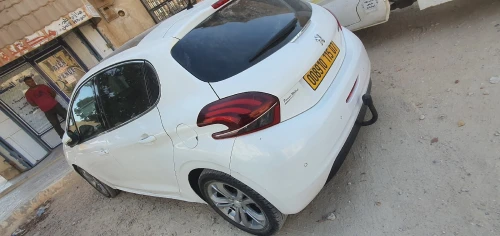 Peugeot 208 2015 Access Facelift