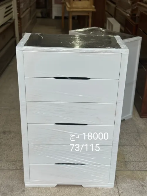 Commode bois rouge