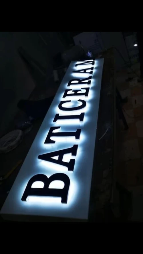 panneau lumineux led publicitaire اللوحات الإعلانية واللوحات المضيئة