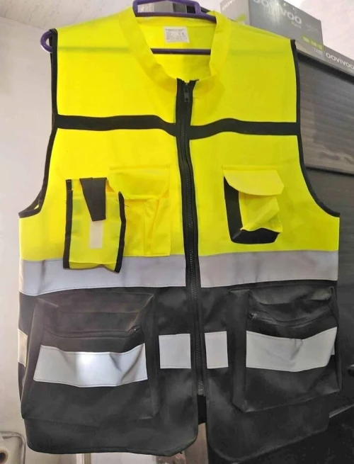 Tenue de travail, combinaison, salopette, casque, gilet..