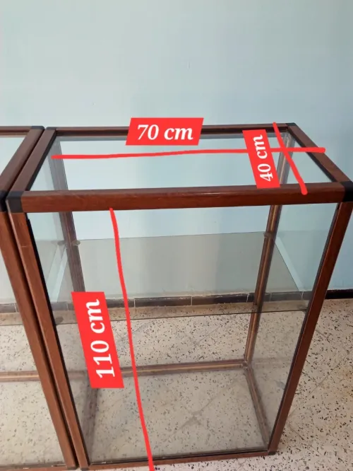 2 présentoirs