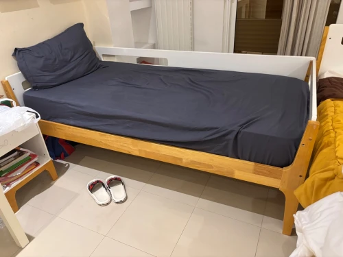 Lit une place avec matelas orthopédique