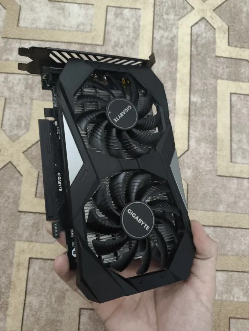 Gigabyte GTX 1650 gddr6 avec boite