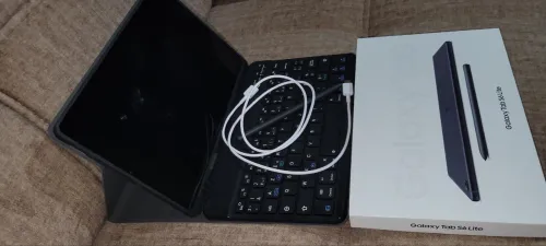 tab s6 lite avec le clavier et onti shoc samsung