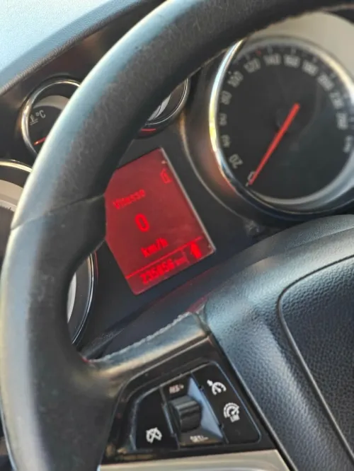 Opel Astra 4 portes 2014 Cosmo