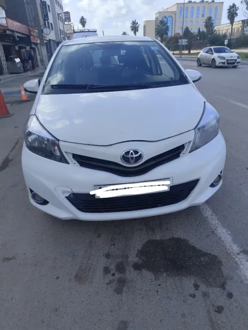 Toyota Yaris 2012 
