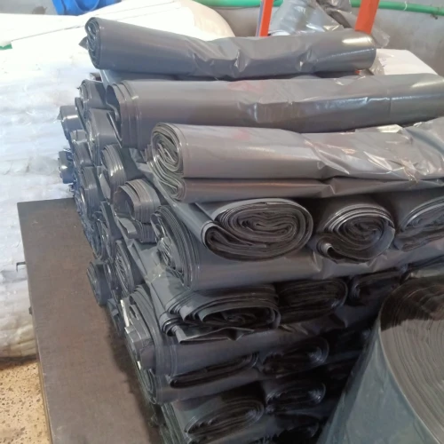 Fabrication des sacs poubelles 
