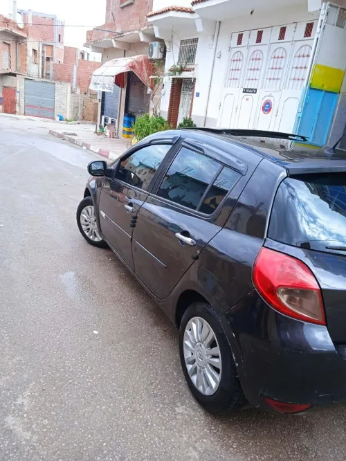 Renault Clio 3 2011 Night and Day