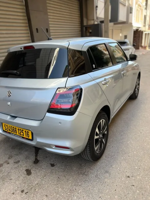 Suzuki Swift 2024 GL Plus 