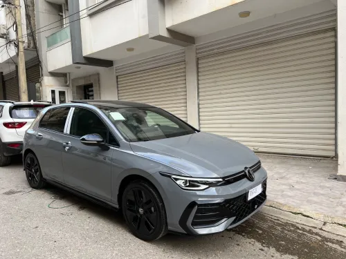 Volkswagen Golf 8 2025 R Black Edition 
