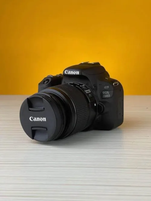 Canon 200D