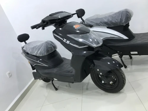 Kimi Kimi 10 2025