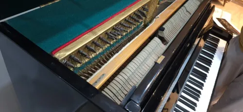 Piano droit