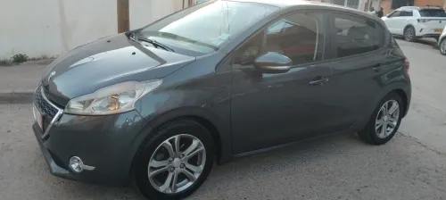 Peugeot 208 2012 