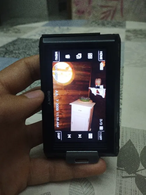 Camera Sony Cyber-shot T77 compact camera 