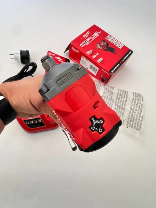 Milwaukee M12 Boulonneuse à chocs 2024 neuf