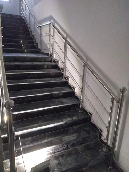 Rampe d'escalier et garde corps