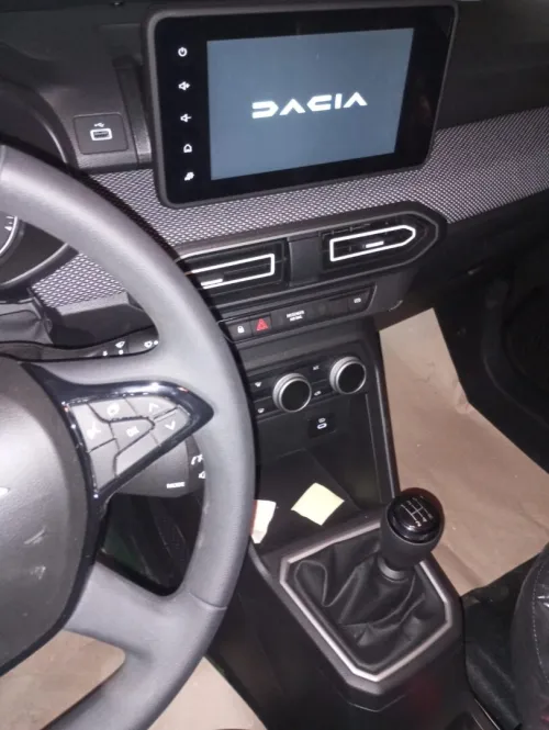 Dacia Logan 2025 La toute option