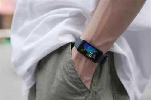 WATCH HUAWEI BAND 8