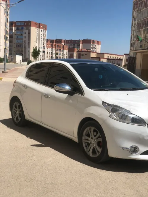 Peugeot 208 2015 Allure