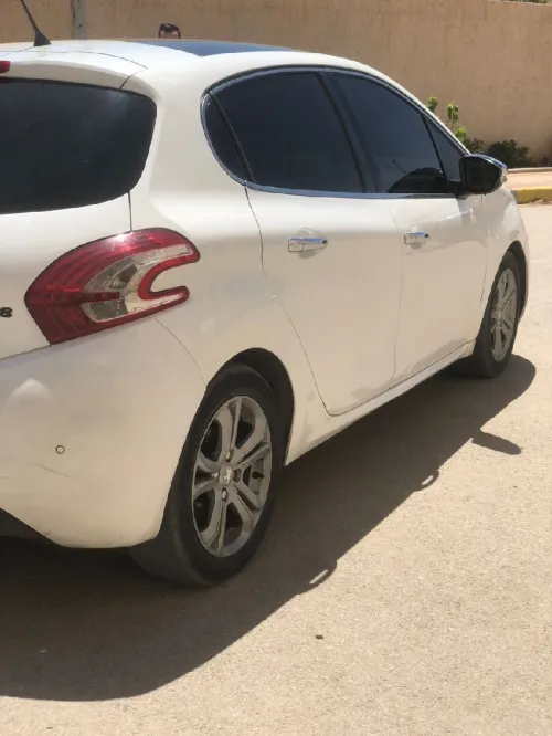 Peugeot 208 2015 Allure