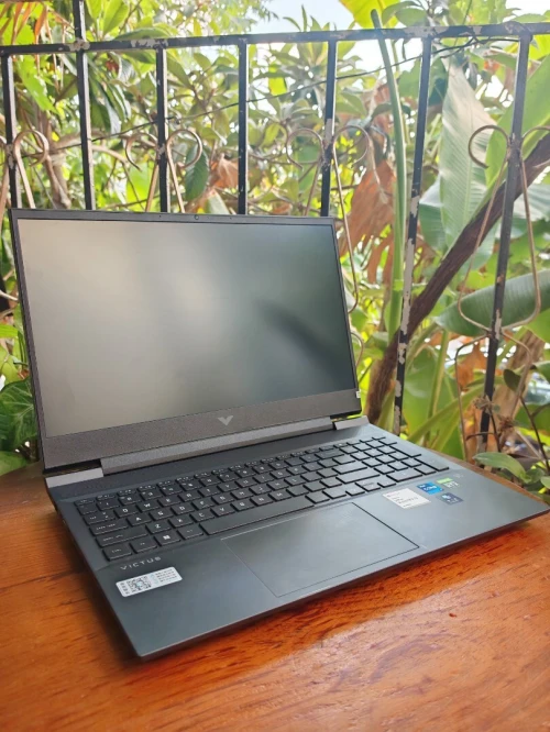 HP Victus