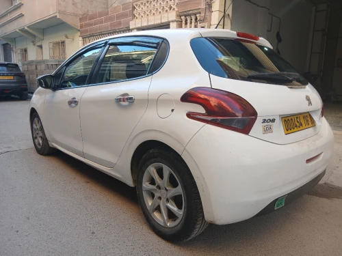 Peugeot 208 2016 Access Facelift