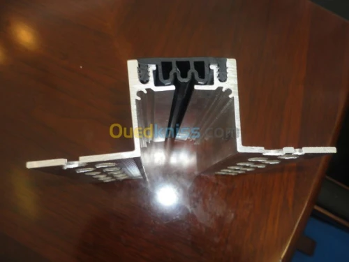 couvre joint et joint de dilatation