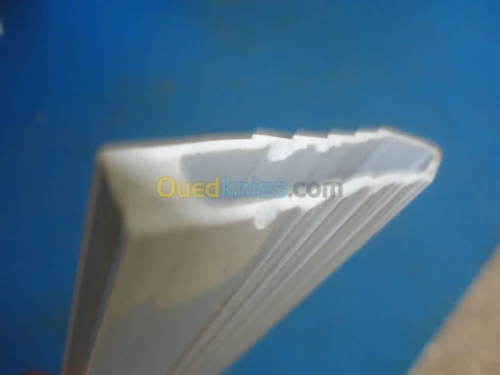 couvre joint et joint de dilatation