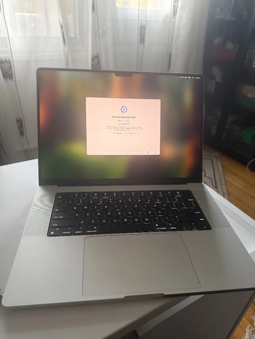 MacBook Pro Max M4 MDM