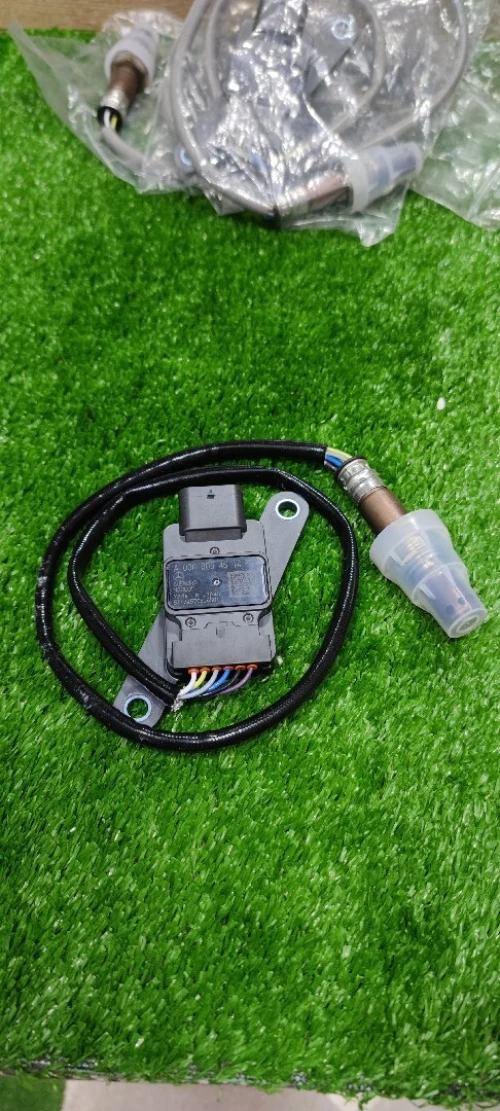 capteur NOX neuf D'orgine Mercedes
