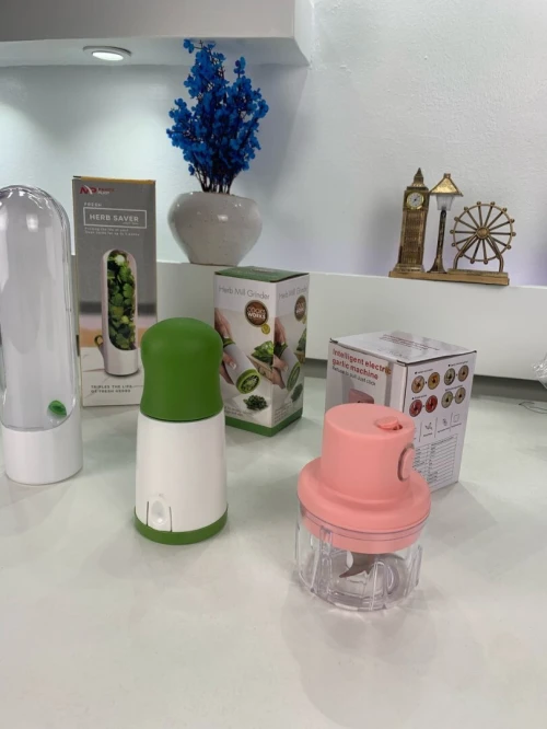 Moulin à Herbes + Mini Hachoir Électrique + Capsule de Conservation 