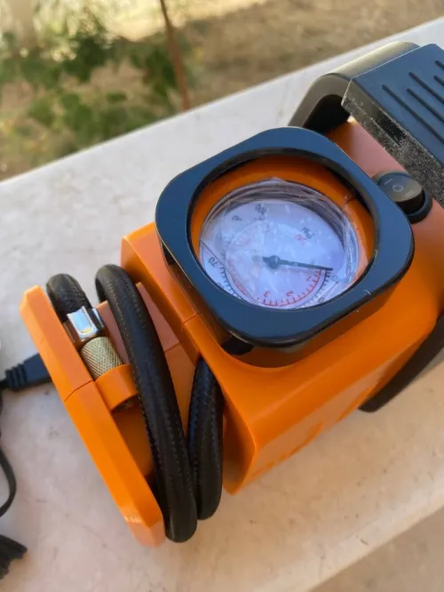 Compresseur dAir 200 PSI Orange Double Adaptateur 220V/12V