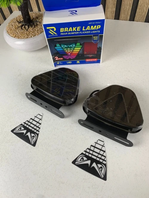 Set de 2 Feux Arrière LED Triangulaires Multicolores pour Véhicule